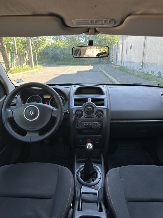 *Renault Megane*