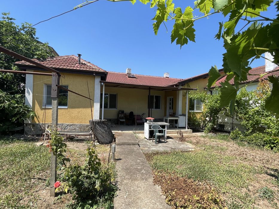 Продава се Къща в Каварна - 200 кв.м за 940 €/кв.м - Снимка #3