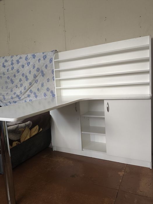 Компьютерный угловой стол