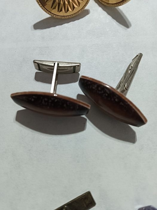 Продается пудреница СССР,с 2я зеркальцами,1500т