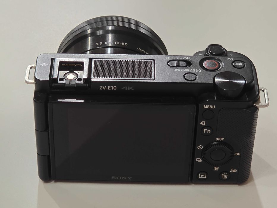 Продам фотоаппарат Sony ZV-e10