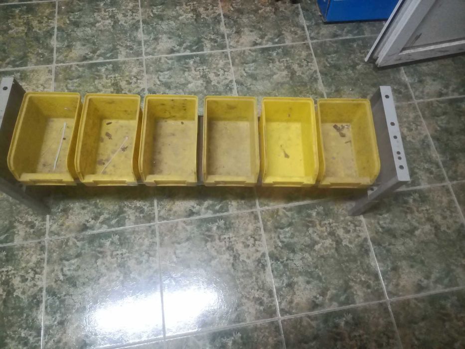 Cutii pentru diverse scule sau piese