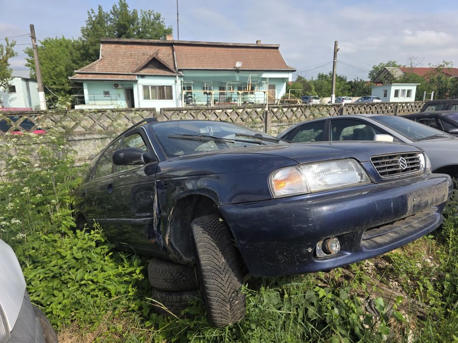Far dreapta Suzuki Baleno 2000 1.6 MT (98 hp)
