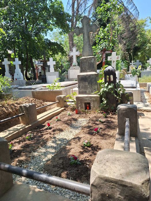 LOC DE VECI Cimitirul Sf Vineri cal Grivitei 202 sect 1