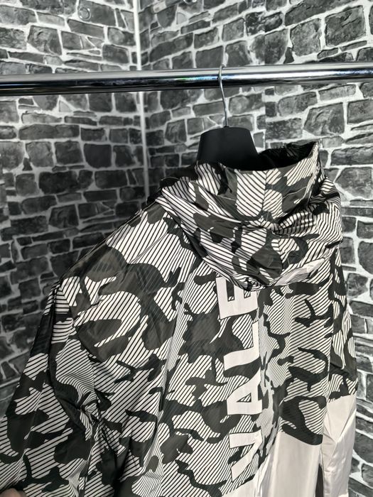 Valentino ветровка високо качество