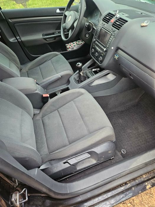 VW Golf 5 – 1.9 TDI – Geamuri electrice, trapa, pilot automat
