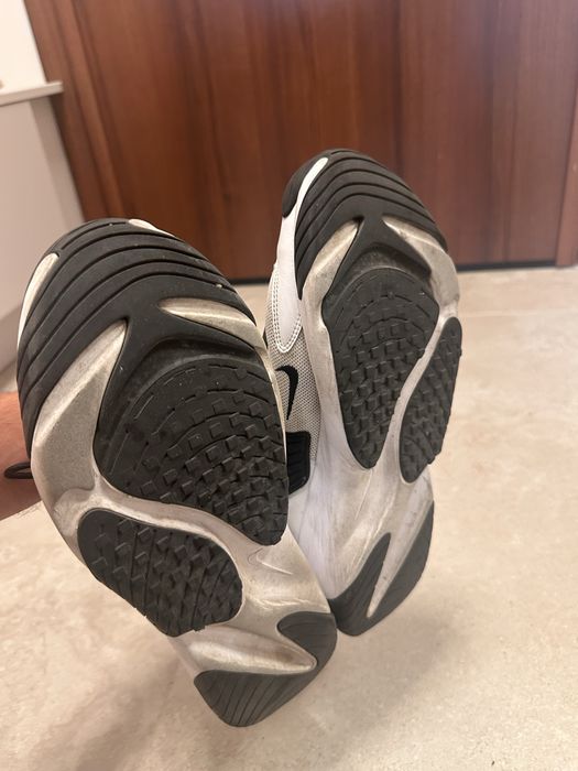 nike air zoom 2000