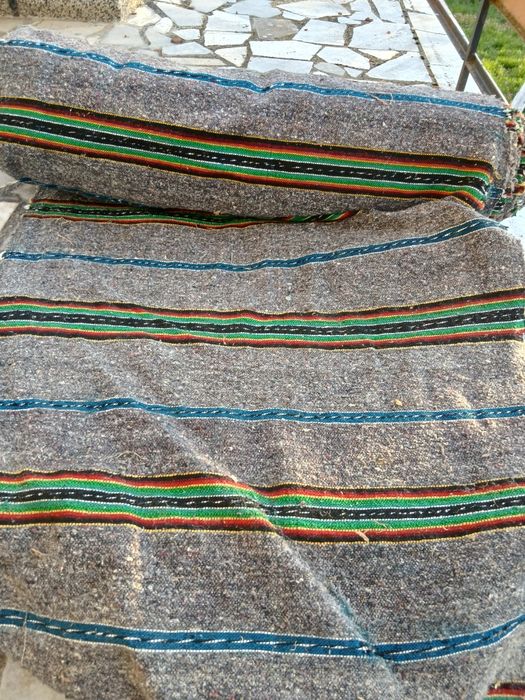 Тъкани черги два цвята