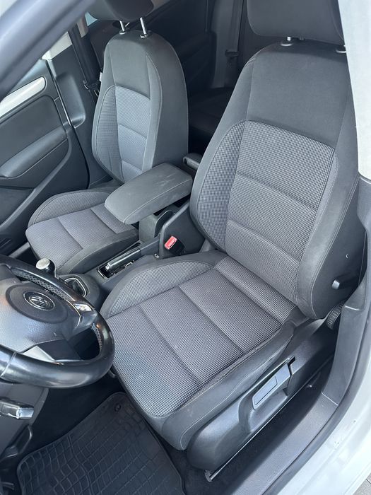 VOLKSWAGEN Golf 2012 — imagine 5