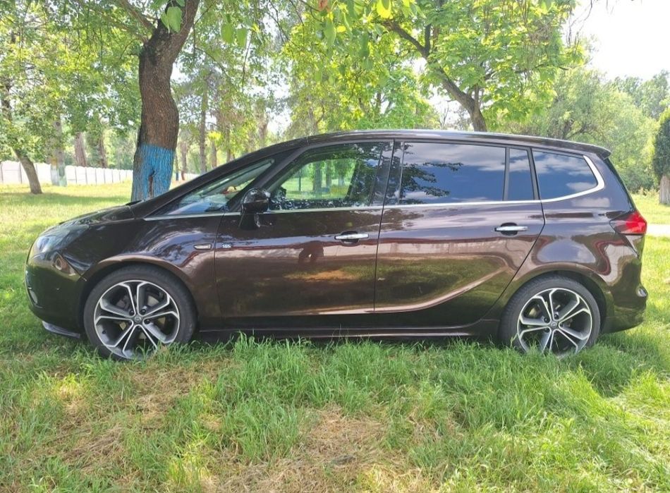 Opel Zafira c 2012 1.4 turbo +gpl  automata