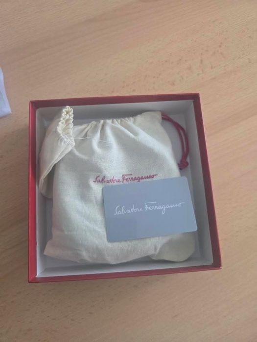 Curea Ferragamo noua