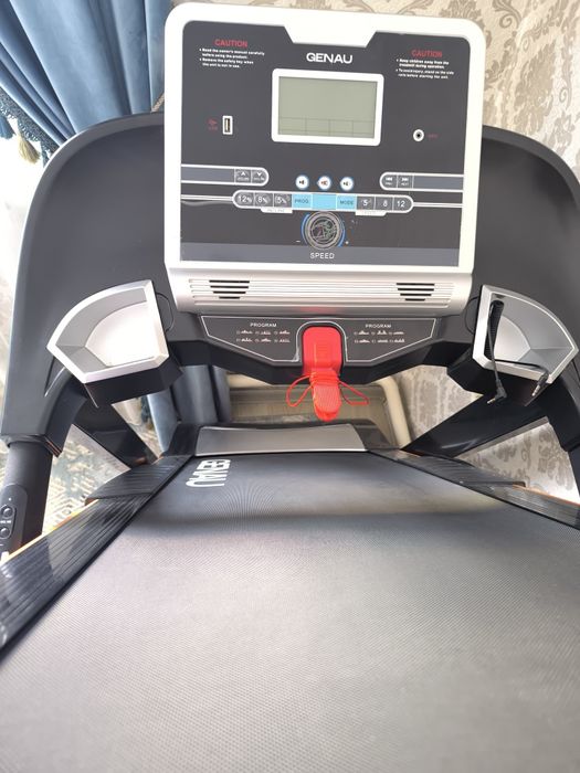 Беговая дорожка Genau Evolution M800