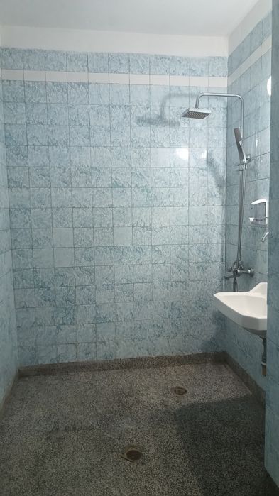 Продавам четиристаен  "Св  Троица"          255000 евро