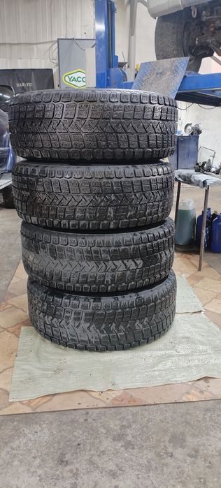Продам резину MAXXIS