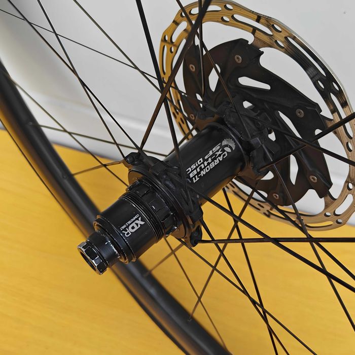 Карбонови капли BDC 50mm Carbon-Ti | 28" Диск | Чисто нови гуми Schwalbe One Tubeless + SRAM Дискове