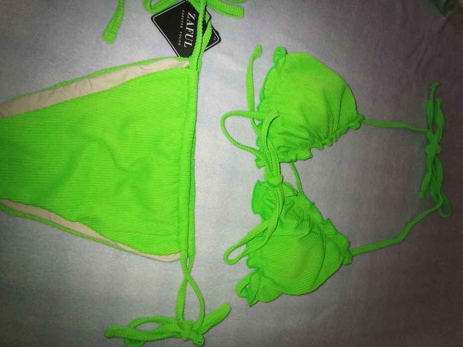 Costum de baie verde neon