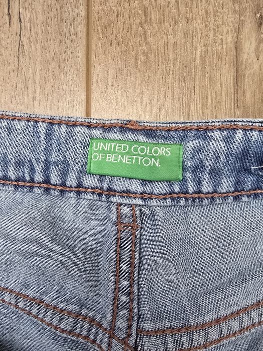 Pantaloni scurti Benetton mar 11-12 ani