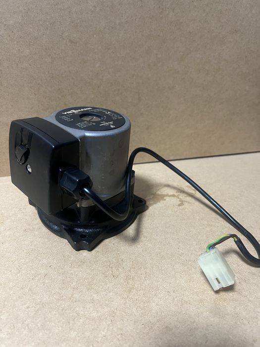 Pompa recirculara vissmann 100 in satare perfecta de fuctionare