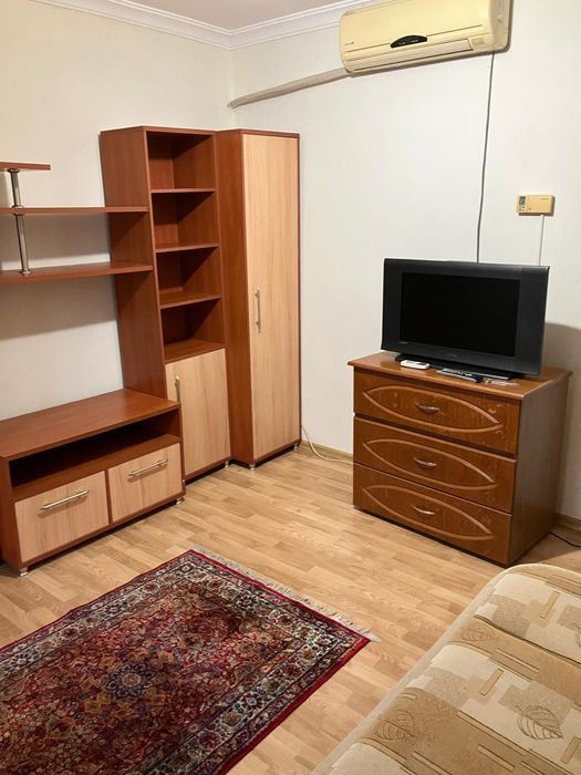 Închiriez apartament 3 camere