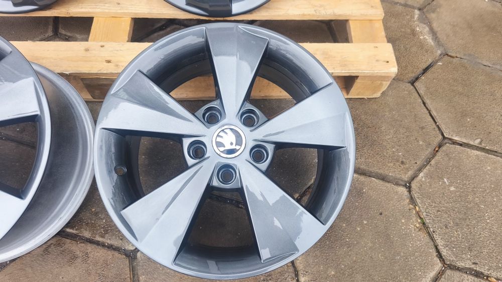 5х112 16 цола Skoda