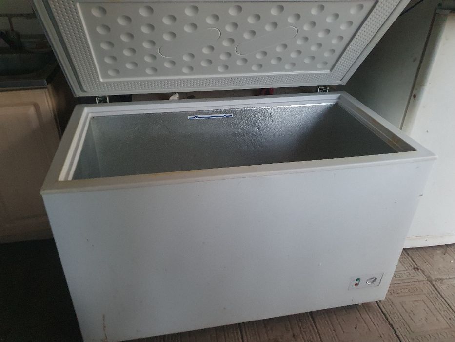 Продам морозильную камеру