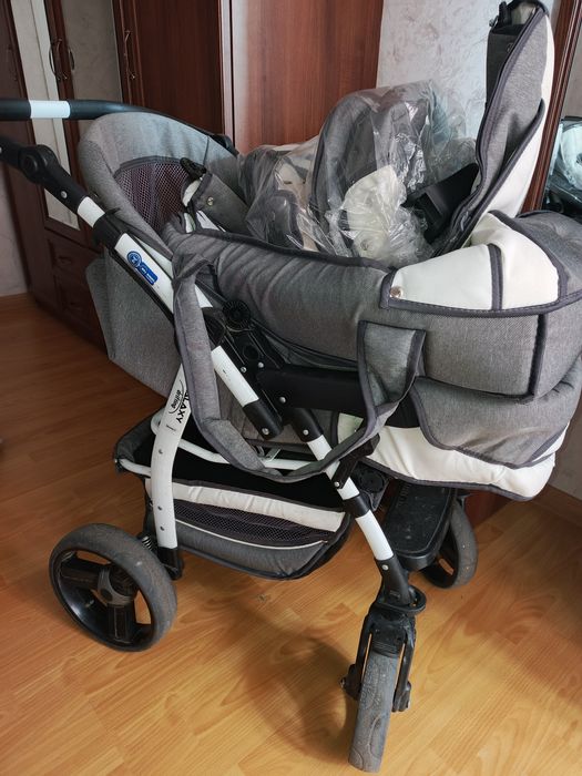 Коляска детская прогулочная