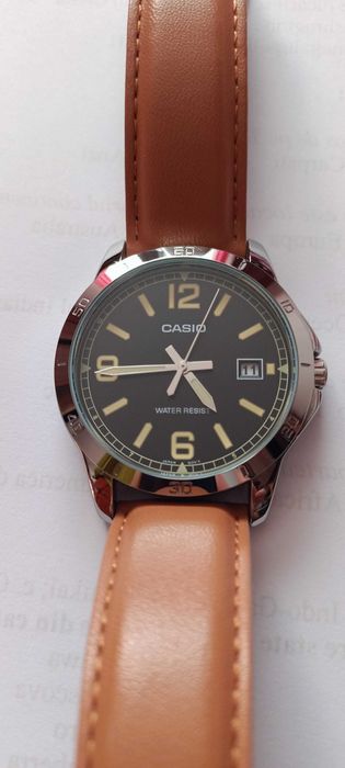 ceasuri Casio MTP-V004 si AQS-800W