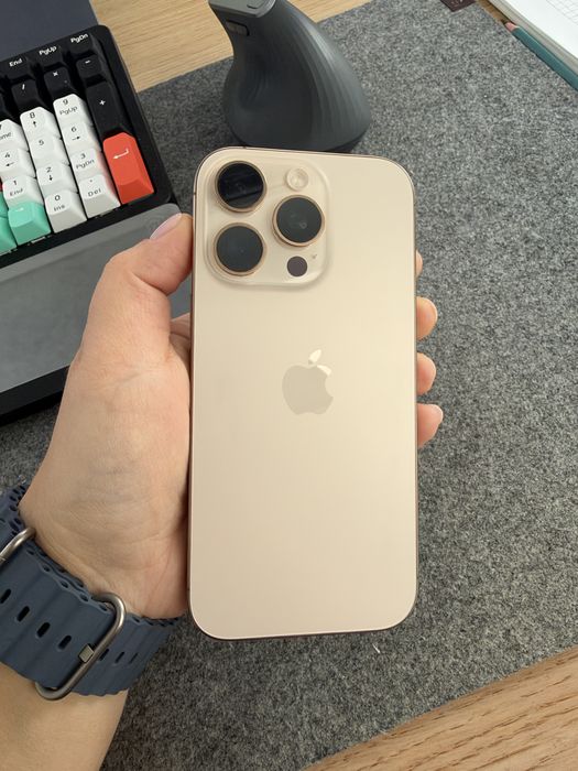 Apple iPhone 16 Pro 256 ГБ | Desert Titanium