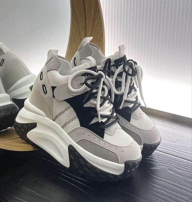 Удобные, красивые кроссовки