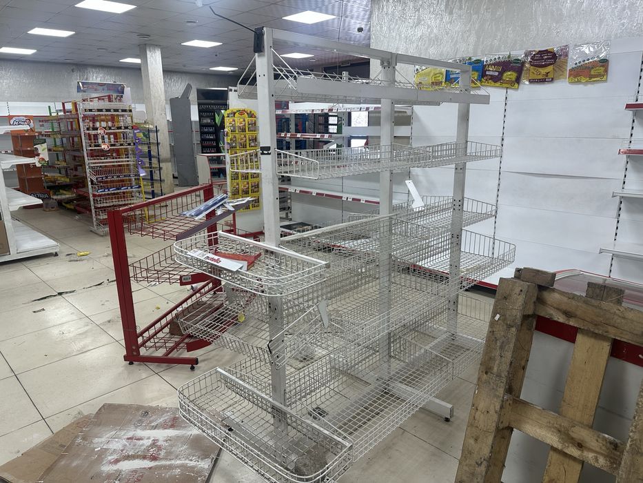 Продам стеллажи и полки