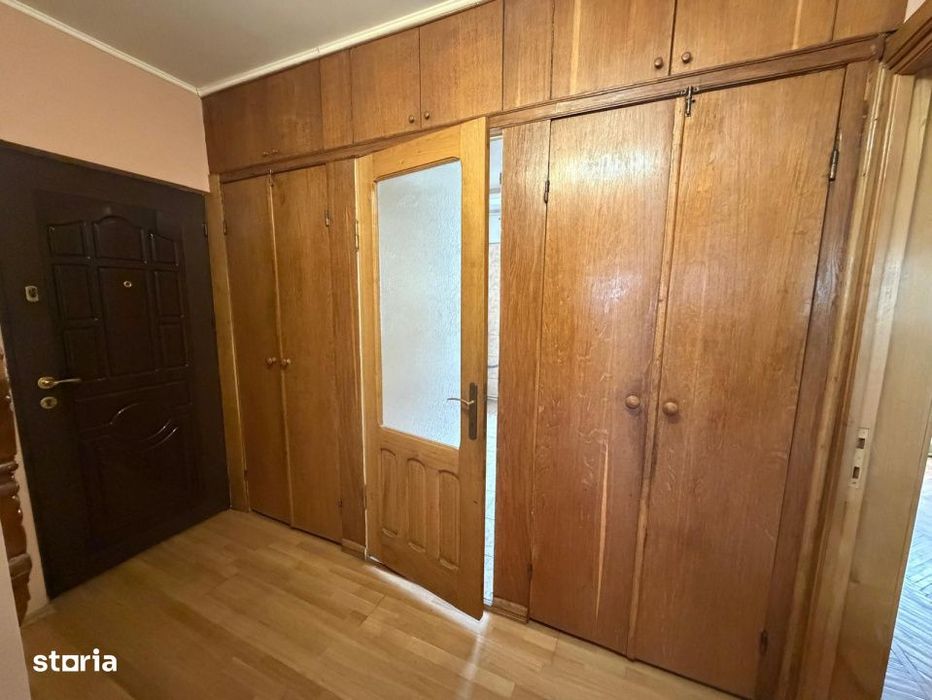 Apartament 3 camere , 2 bai , etaj intermediar , Radauti