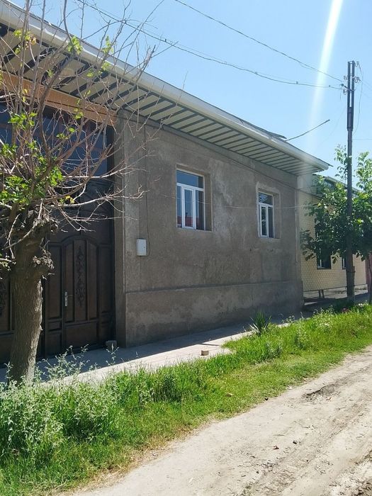 Ҳовли Уй Сотилади  манзил Найман қ. қ  Супер-Бам томонда