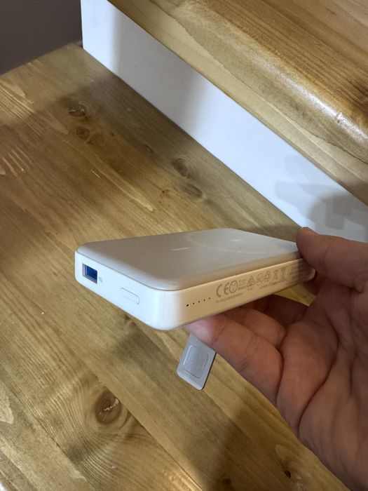 Продам повер банк для Айфон Anker brend