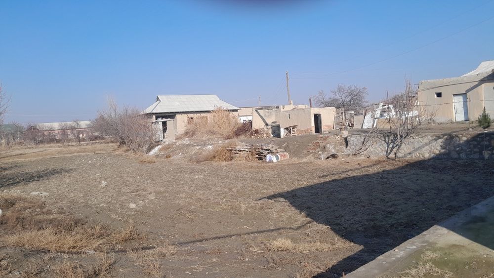 Xovli sotiladi.kadastir xujati bor