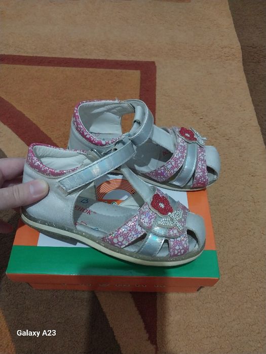 Детская обувь кроссовки