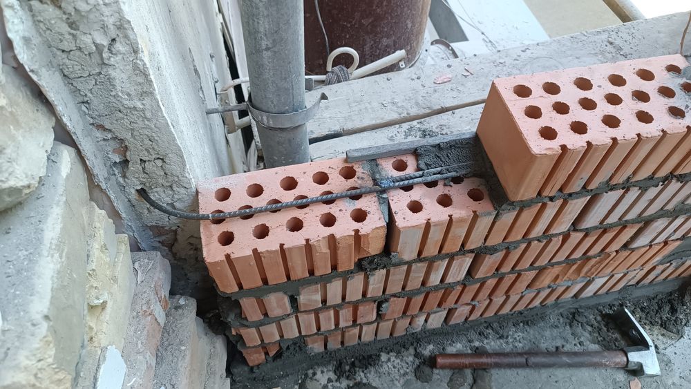 Перегородки , кирпичная кладка.