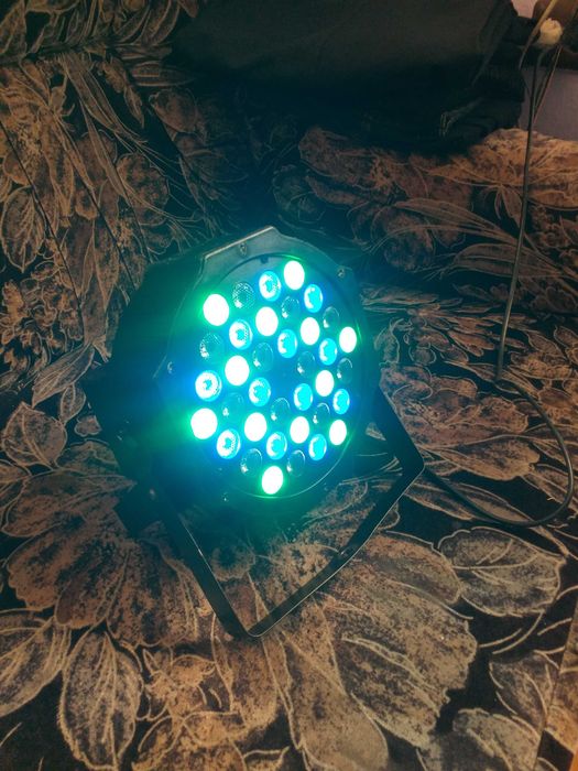 Vand Proiector RGBW 2X Par Led si un Disco Magic Ball