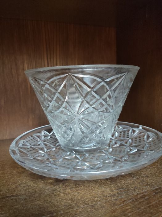Хрустальная фруктовница с блюдом.