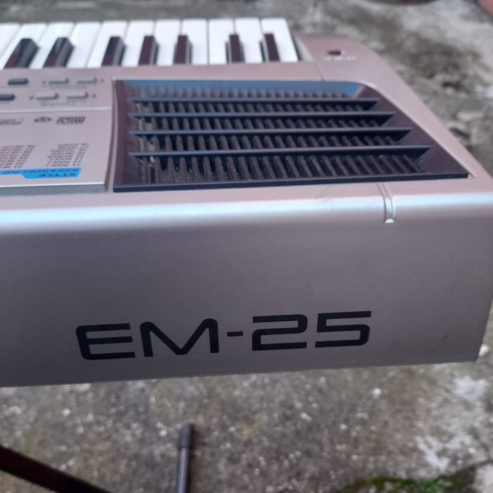 Orga Roland 25 de vanzare.