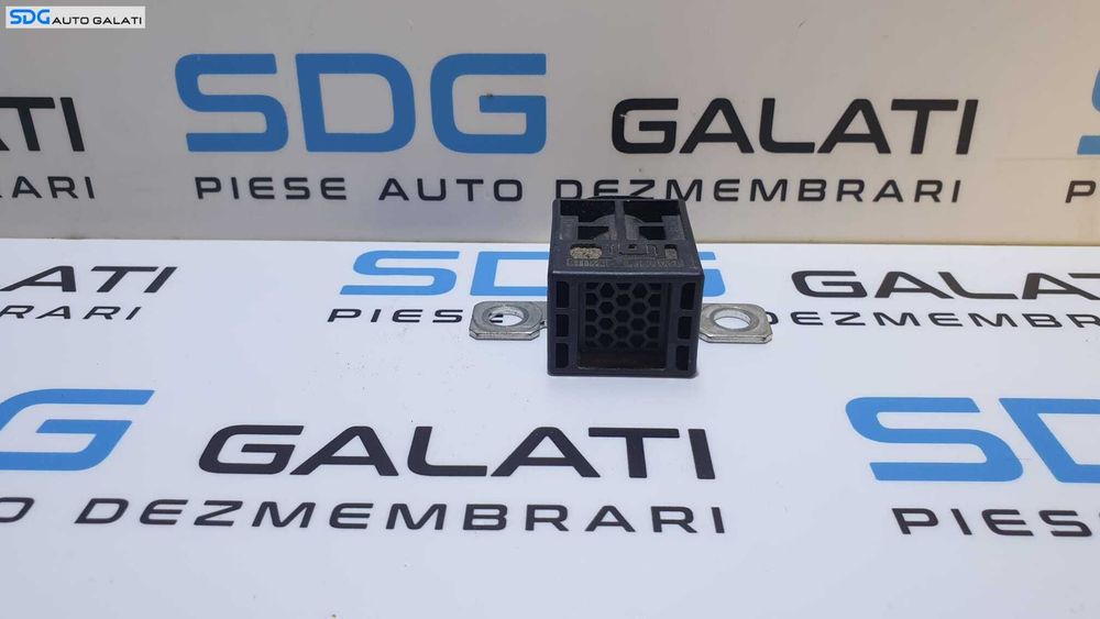 Capsa Pirotehnica Protectie Borna Plus Releu Acumulator Baterie Audi Q5 2009 - 2018 Cod 4F0915519 [M9179]