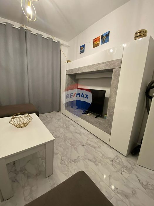 Дава се под наем Четиристаен апартамент в Варна, Червен площад - 80 кв.м за 663 € - Снимка #3