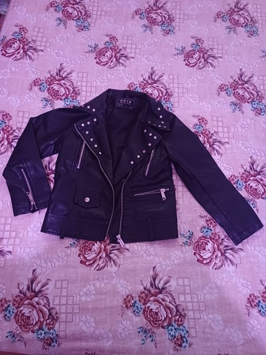 Куртка на девочку