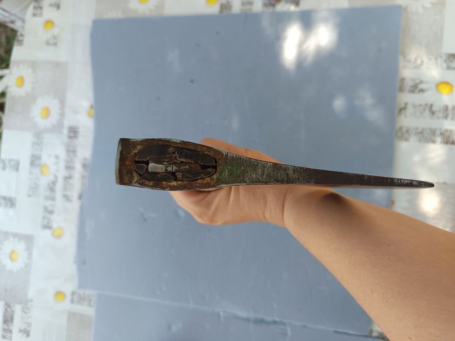 Продавам Стари топори