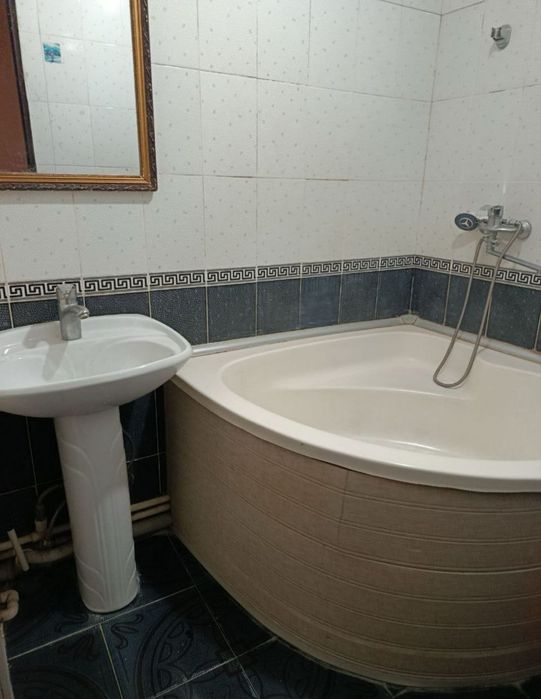 Arenda IBN SINO 1 DA 2 xona 3 xona qilingan