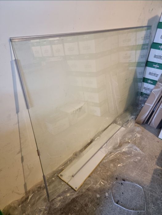 Большое коленное Стекло