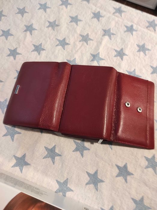 Дамско портмоне естествена кожа.