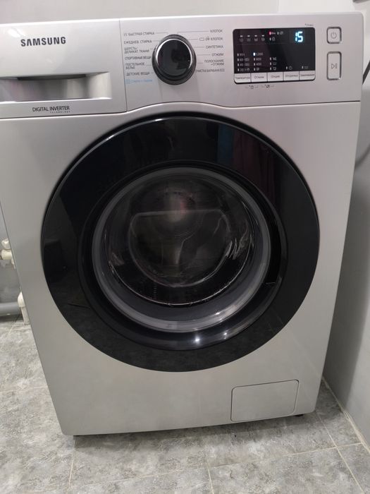 Срочно продаётся стиральная машинка Samsung 6 kg