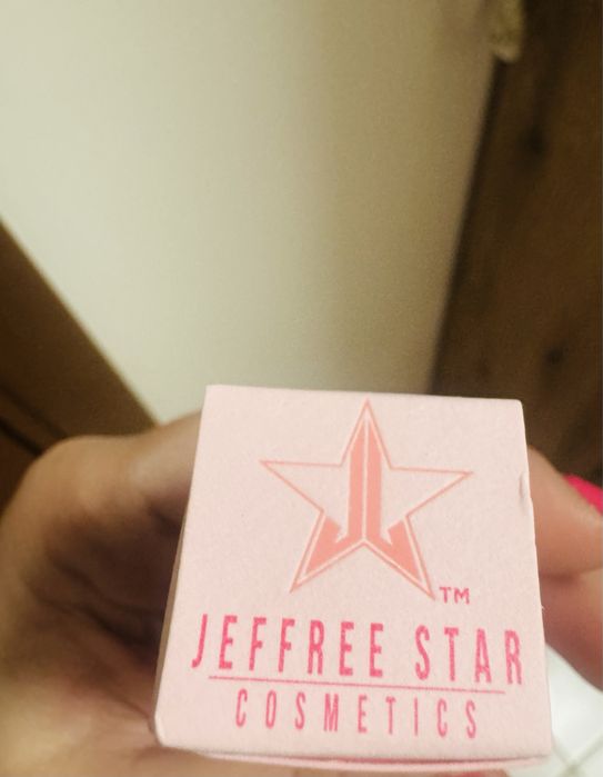 JEFFREE STAR Velvet Trap червило, Man Down
