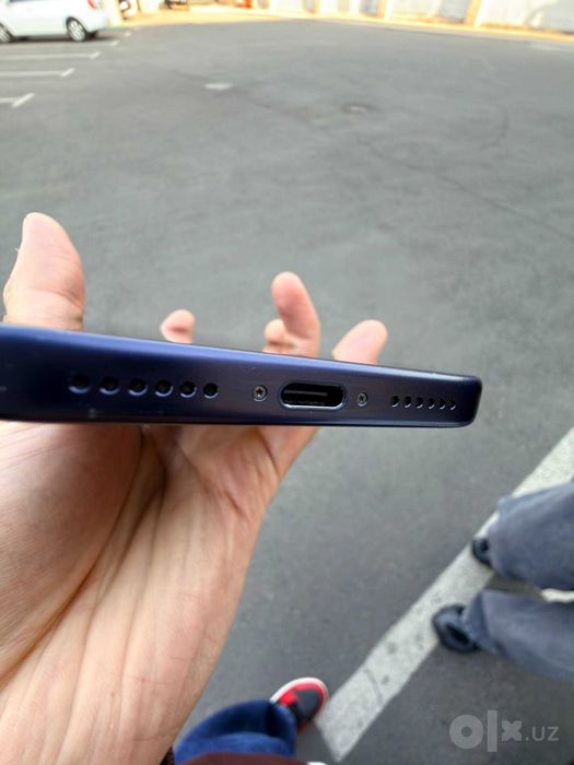 Продам iPhone 17 Pro Max 512 GB Blue