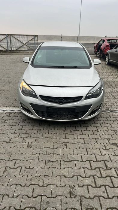 Dezmembram Opel Astra J 1.6 benzina din 2018